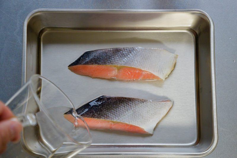 鮭の塩抜きの方法