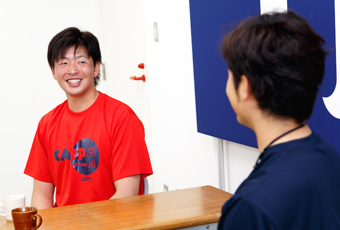 大瀬良大地選手と岡田明丈選手