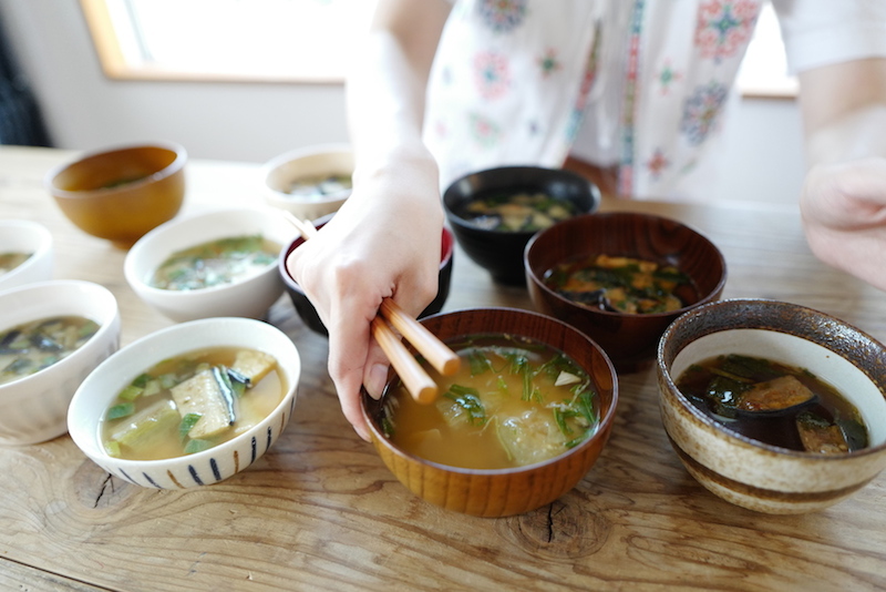 アマノフーズなすのおみそ汁食べ比べ