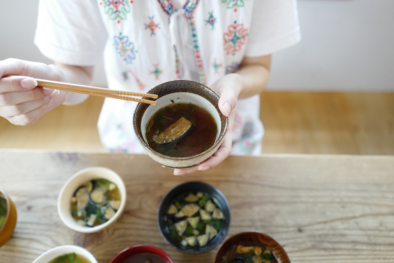 アマノフーズなすのおみそ汁食べ比べ