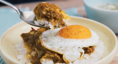 サバ缶のドライカレー丼