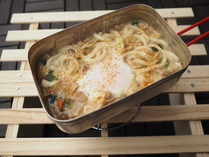 完成した味噌煮込みうどん