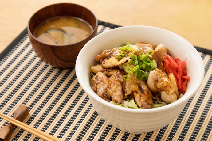 まるでソースチキンカツ丼