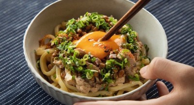 サバ納豆釜玉うどん